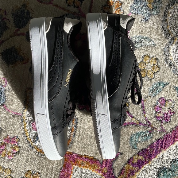 Pumas - Picture 4 of 7